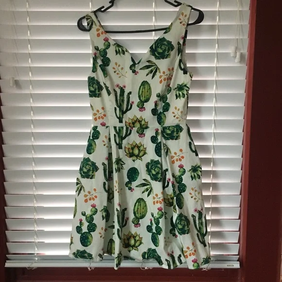 Modcloth Dresses | Succulent Dress For The Summer | Color: White | Size: M | Claireity23's Closet Modcloth Dresses | Succulent Dress For The Summer | Color: White | Size: M | Claireity23's Closet